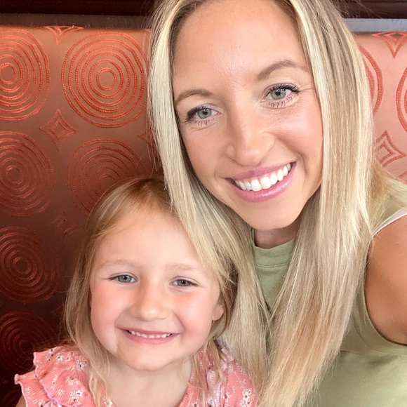 Meet your Posher, Amanda - Picture 4 of 4